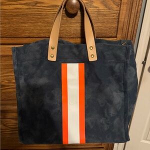 Like new Bagging Rights tote/crossbody